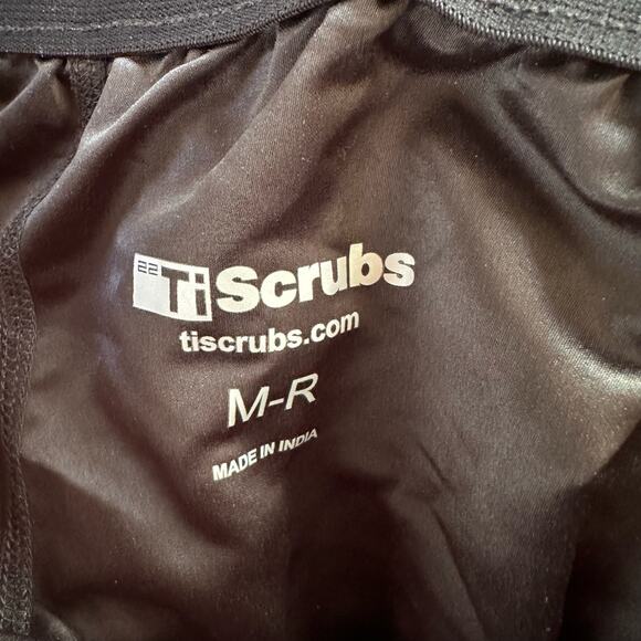 NWT 22TI Scrubs 9 Pocket Sporty Antimicrobial Black Pants Size Medium Medical - Picture 2 of 13